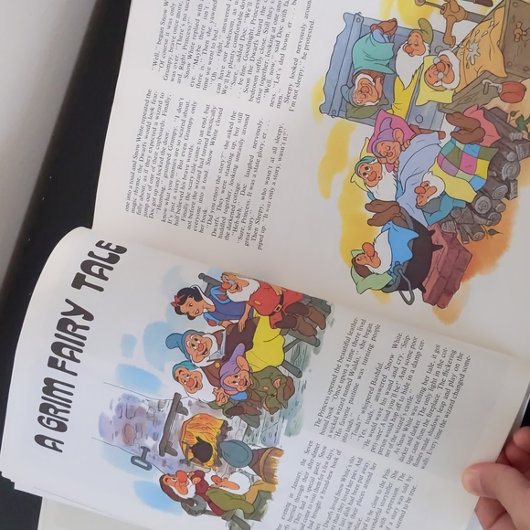 Vintage Disney's Wonderful World of Year Book 1983 - Picture 6 of 11